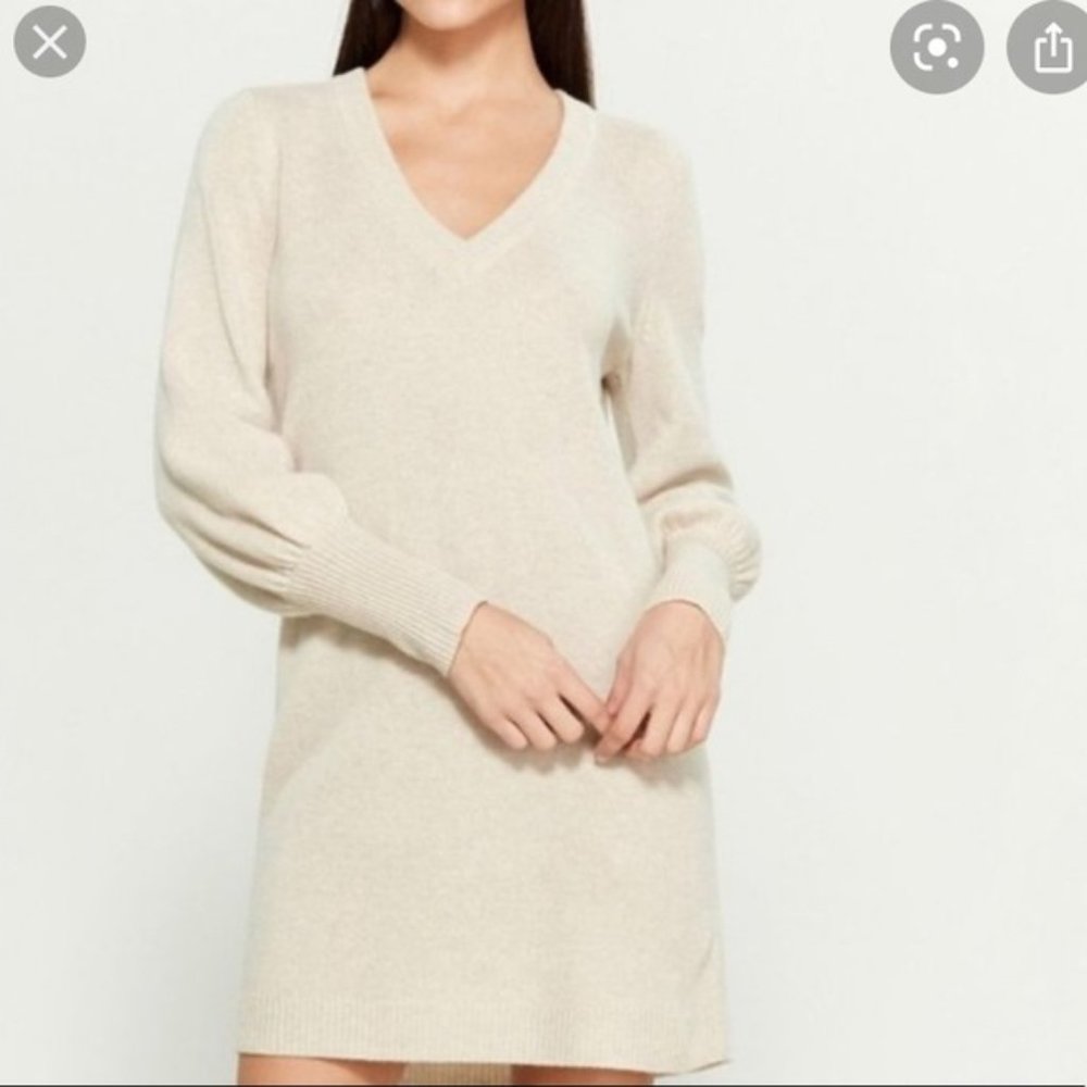 Madewell V-neck puff sleeves sweater dress